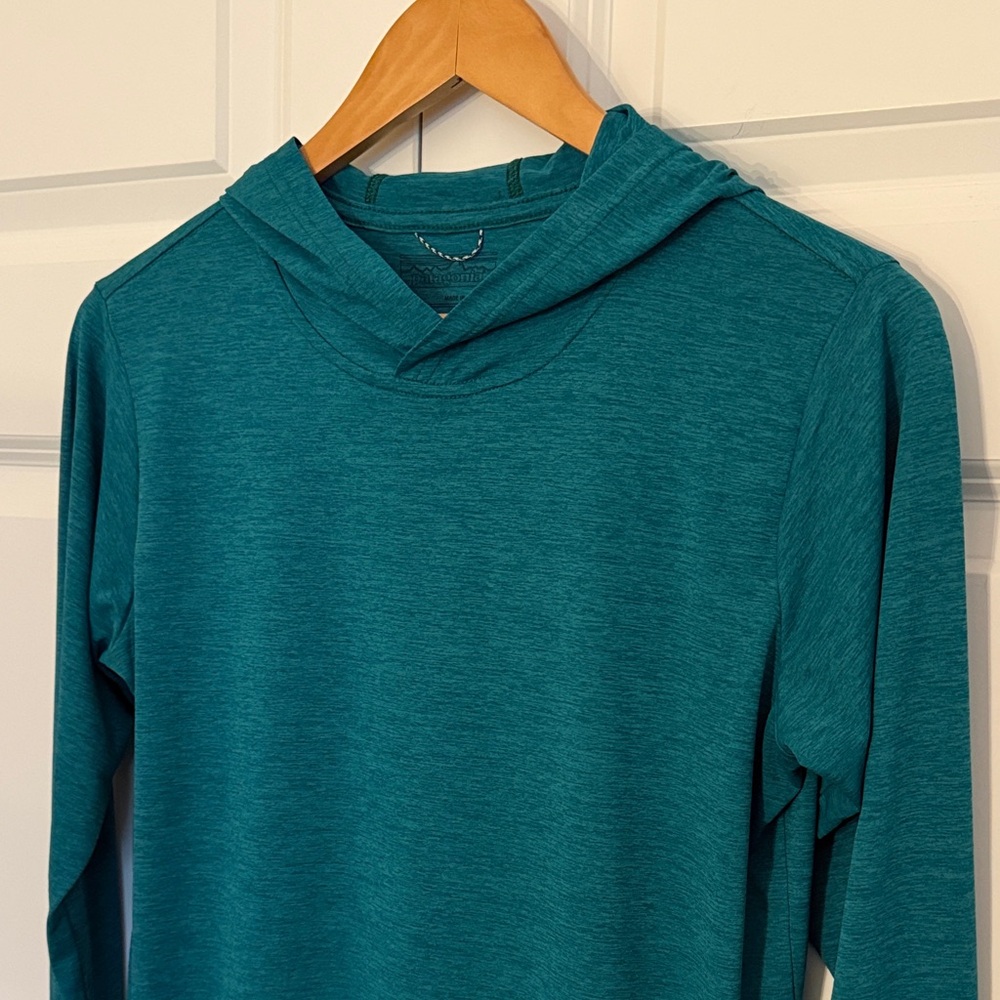 Patagonia Teal Long Sleeve Women's T Shirt Hoodie - Mint! Medium